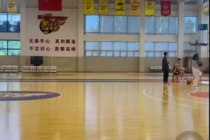 篮球训练营封闭式广州